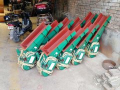 現(xiàn)貨供應(yīng)各種型號(hào)電磁振動(dòng)給料機(jī)、GZ電磁給料機(jī)、礦用電磁振動(dòng)給
